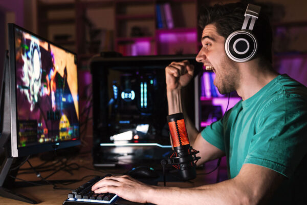 Cách các streamer ảnh hưởng đến game online: Bí quyết tăng độ phủ và doanh thu